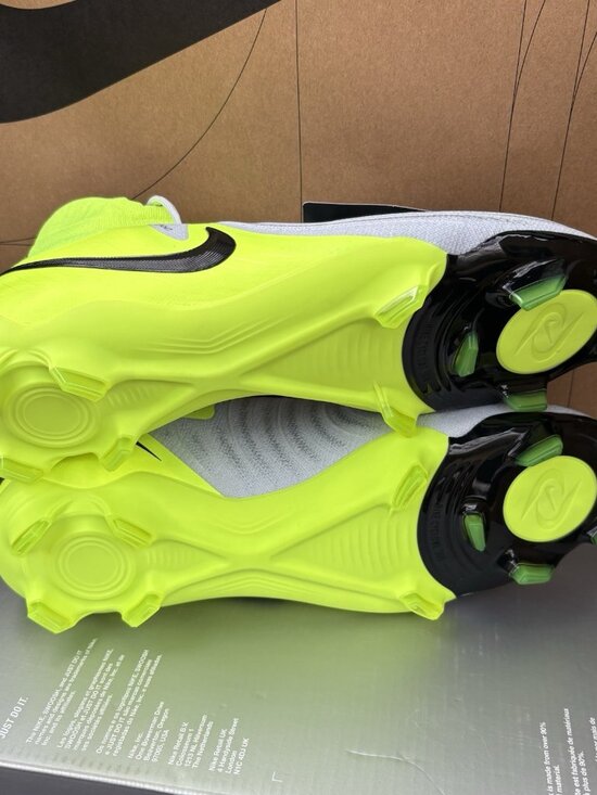 NEW Nike Phantom Luna II PRO FG Soccer Cleats Volt FJ2575-003 Mens Size 10 main image 8